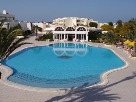 la piscine vue del'hotel