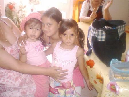 mes nieces  a gauche lorena mariajesus et zizi