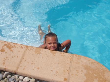 ma petite niece emma fille demon neveu anton