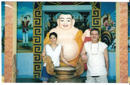 un bouddha  devant la pagode